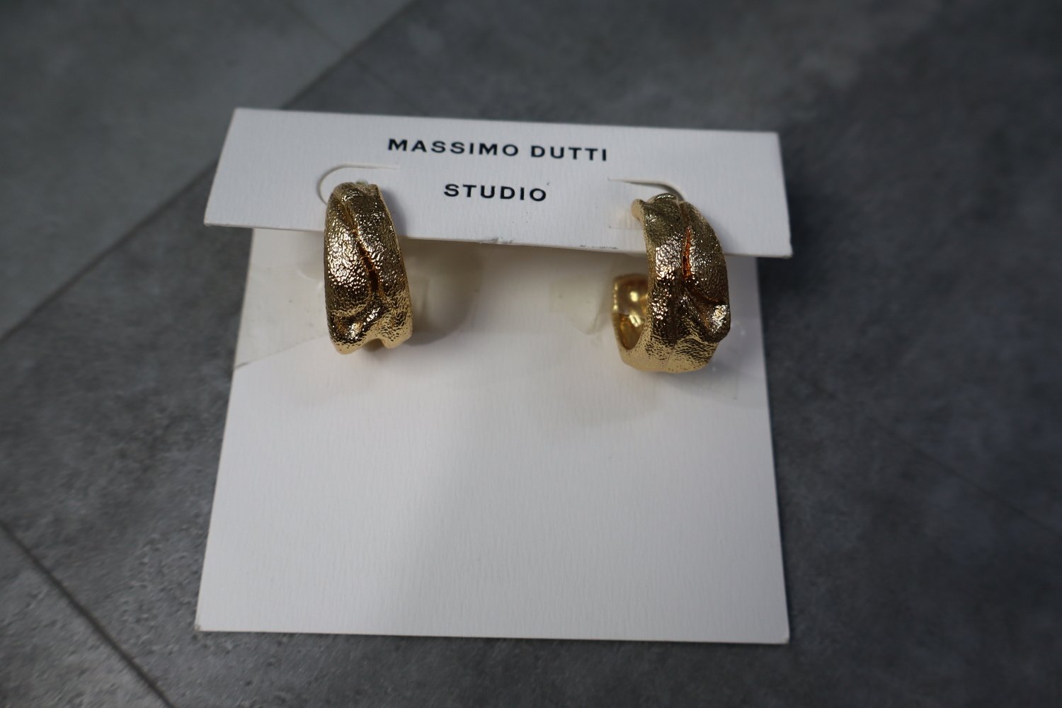 Massimo Dutti Textured Hoop Earrings In Gold