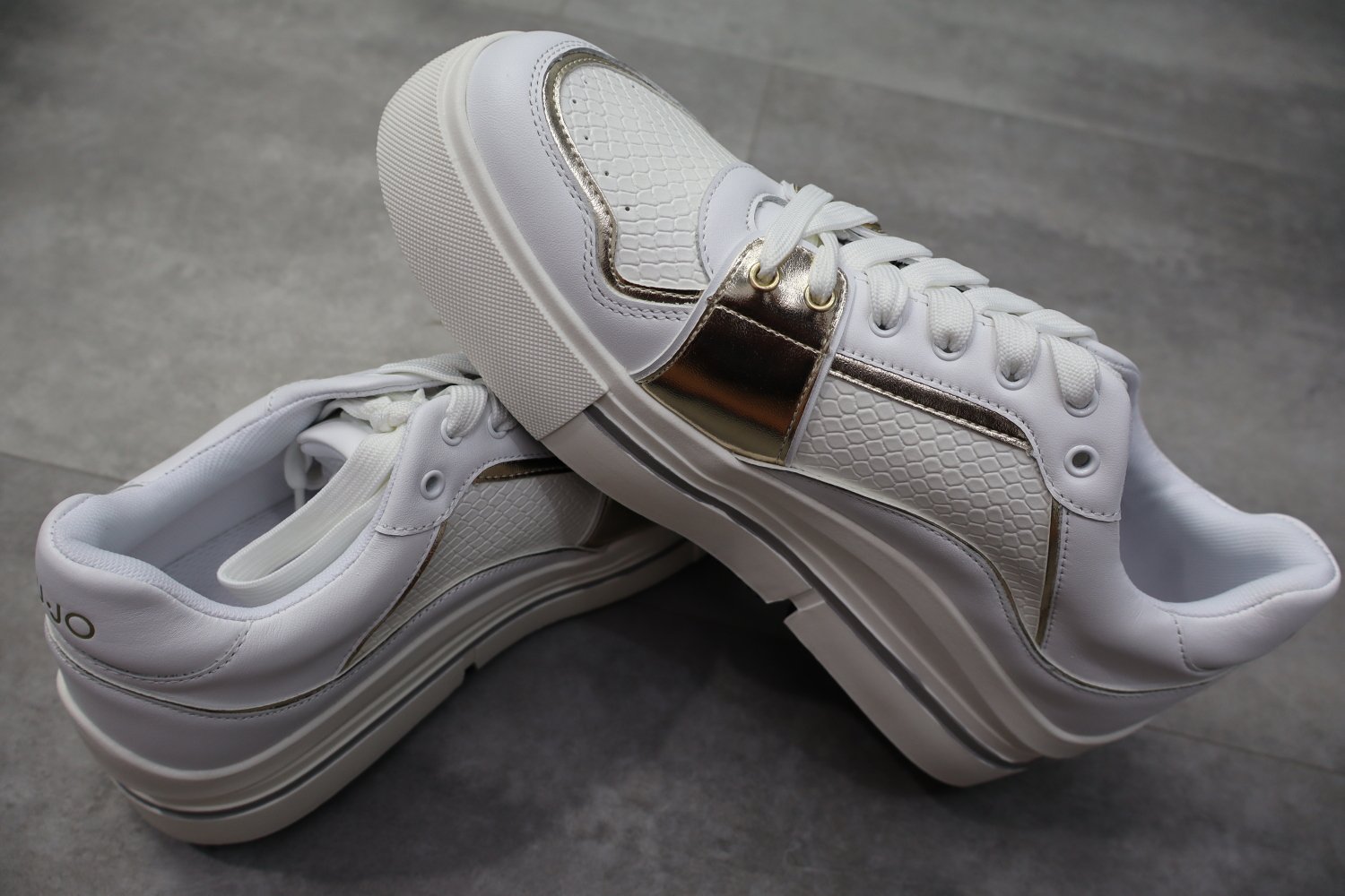 LUIJO HERO 15 Leather Sneakers