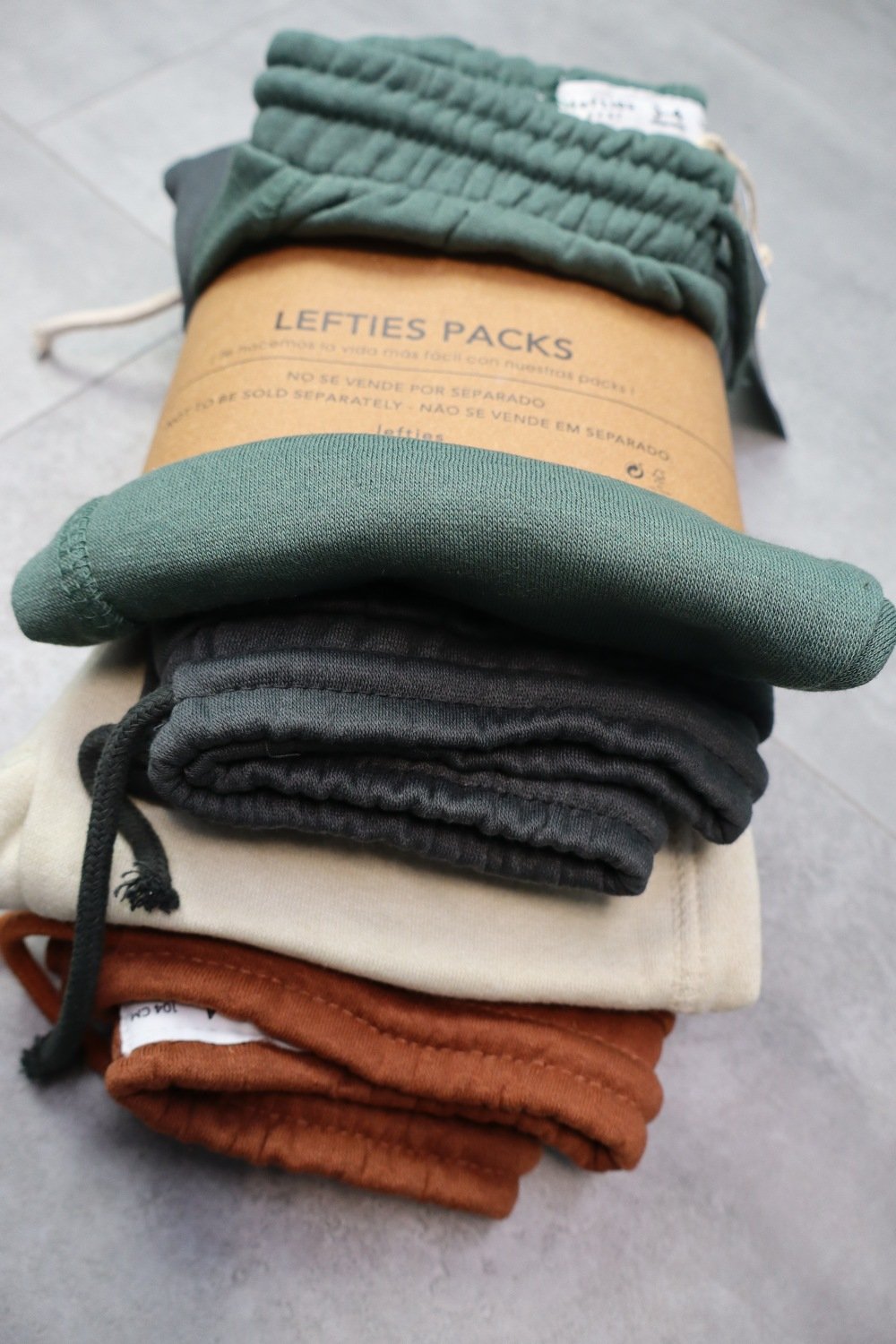 Lefties Pack of 4 Basic Sweatpants